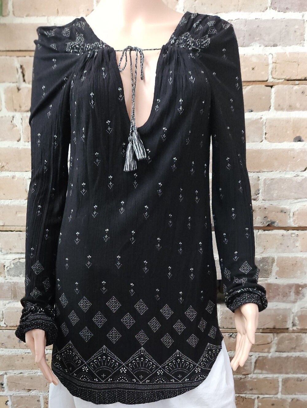 Black Tassel Tie Peasant Top with White Geometric Print